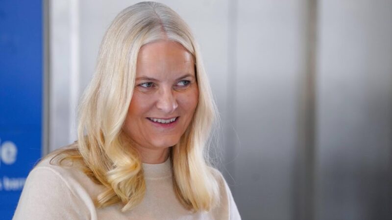 Mette-Marit met Ghislaine Maxwell at Clinton’s event