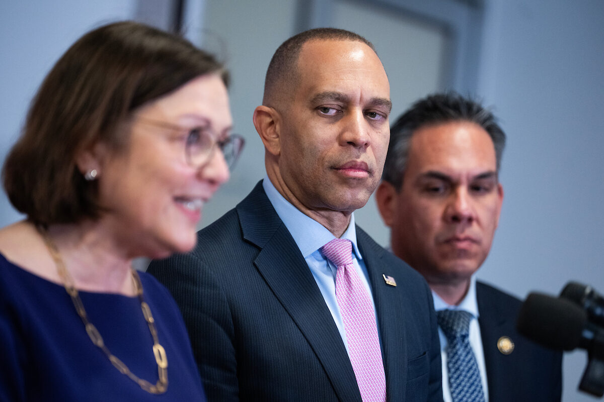 DCCC targets Republican-held seats with digital ad to mark 100 days till midterms – Roll Call
